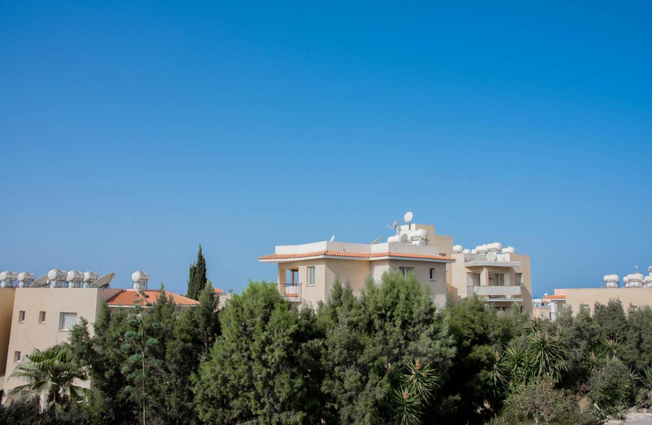Modern Apartment Not Far From The Beach Pafos Exterior foto