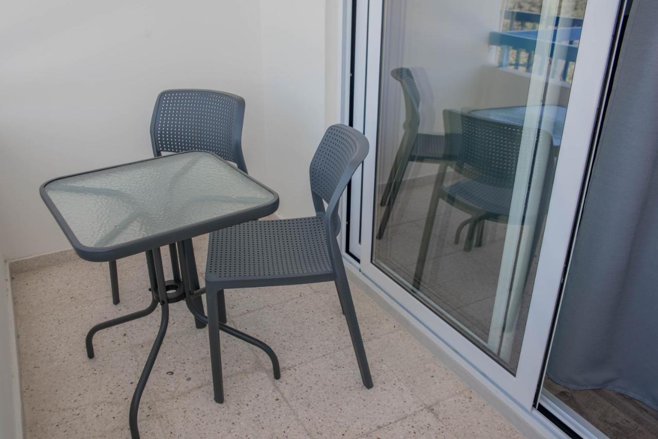 Modern Apartment Not Far From The Beach Pafos Exterior foto
