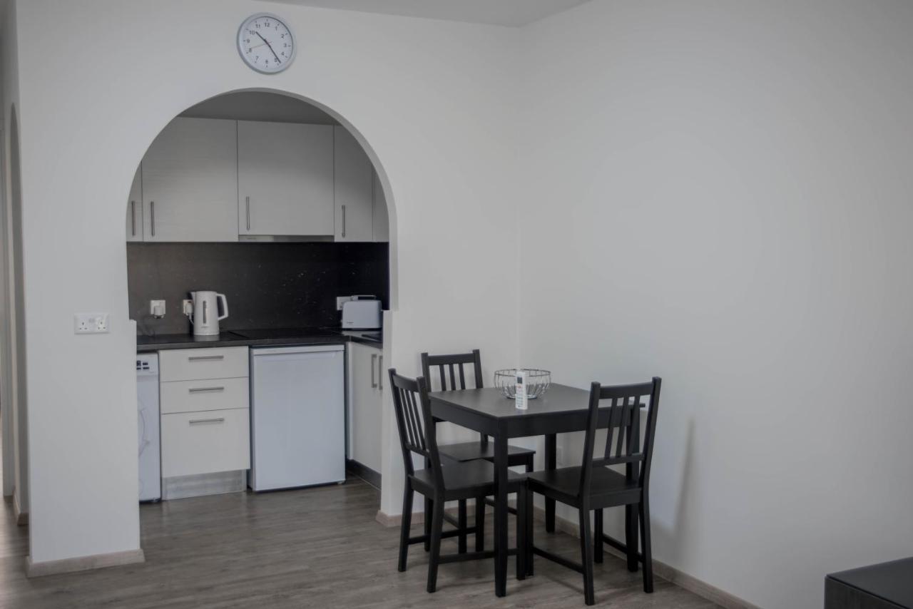 Modern Apartment Not Far From The Beach Pafos Exterior foto