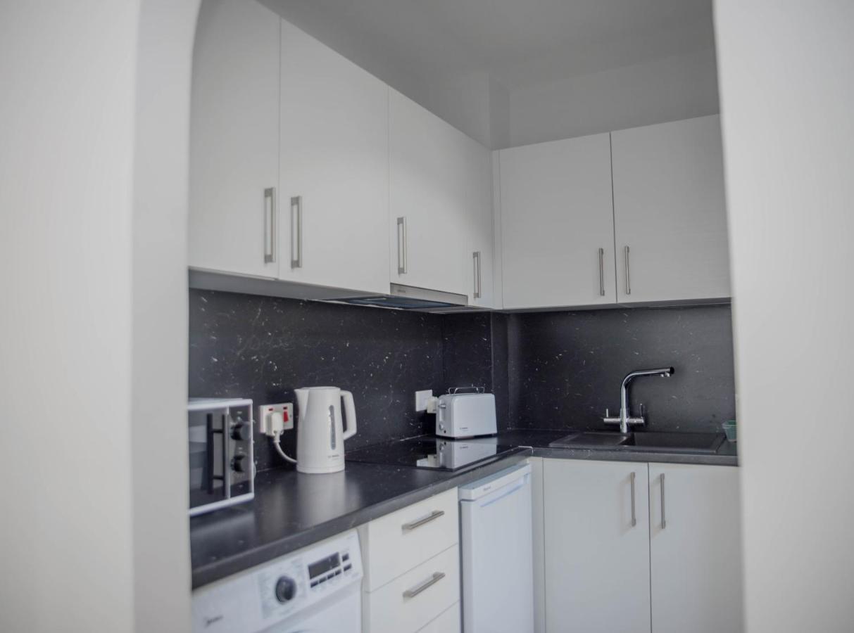 Modern Apartment Not Far From The Beach Pafos Exterior foto
